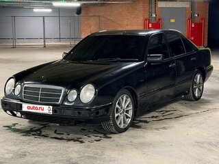 1999 Mercedes-Benz E-Класс 240 II (W210, S210) Рестайлинг, чёрный, 315000 рублей, вид 1