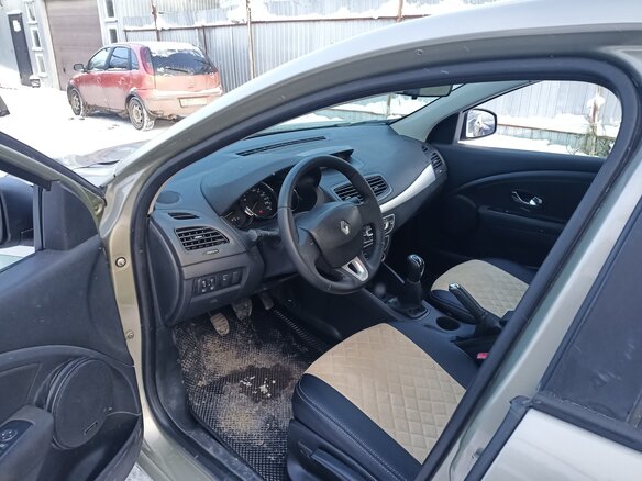 2013 Renault Fluence I Рестайлинг, бежевый, 1300000 рублей - вид 8