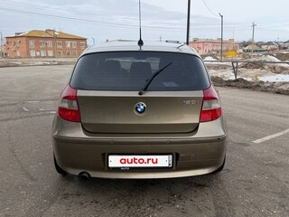 2005 BMW 1 серии 120i I (E81/E82/E87/E88), бежевый, 580000 рублей, вид 4