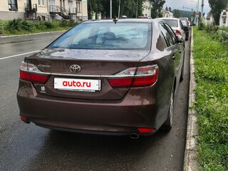 2017 Toyota Camry VII (XV50) Рестайлинг, коричневый, 2460000 рублей, вид 3