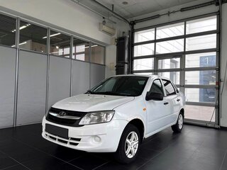 2012 Lada (ВАЗ) Granta I, белый, 300000 рублей, вид 3