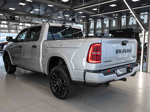 2026 Ram 1500 Crew Cab V Рестайлинг, серебристый, 12105636 рублей - вид 6