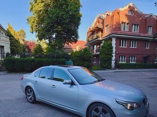 2008 BMW 5 серии 520i V (E60/E61) Рестайлинг, серебристый, 825000 рублей, вид 1