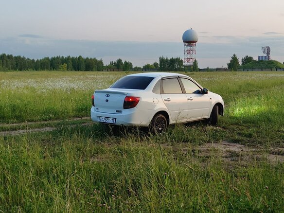 2018 Lada (ВАЗ) Granta I, белый, 400000 рублей - вид 7