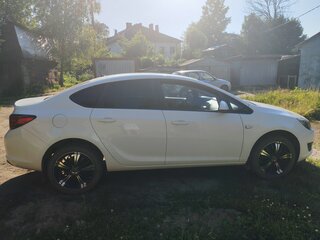 2013 Opel Astra J Рестайлинг, белый, 850000 рублей, вид 2