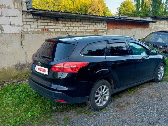 2015 Ford Focus III Рестайлинг, чёрный, 950000 рублей - вид 3