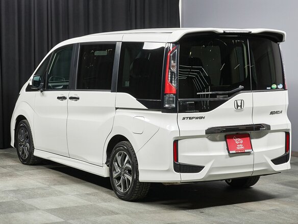 2015 Honda Stepwgn Spada V, белый, 1847000 рублей - вид 5