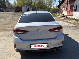 2018 Hyundai Sonata VII (LF) Рестайлинг, серебристый, 1900000 рублей, вид 4