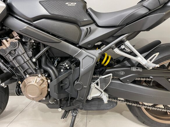 2022 Honda CB 650R, чёрный, 880000 рублей - вид 10