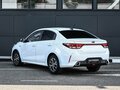 2020 Kia Rio IV Рестайлинг, белый - вид 1