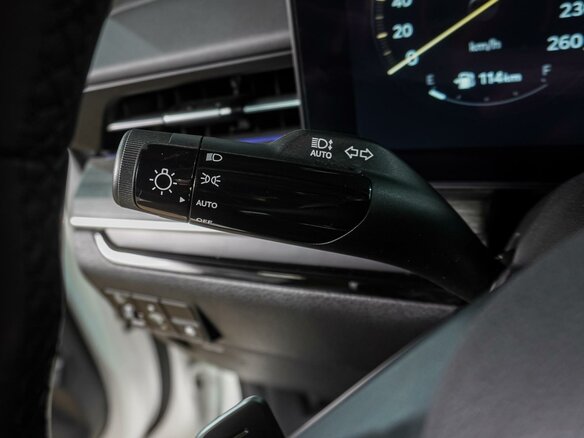 2024 Kia K5 III Рестайлинг, белый, 4509000 рублей - вид 24