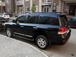 2018 Toyota Land Cruiser 200 Series Рестайлинг 2, чёрный, 6480000 рублей, вид 3