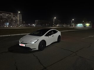 2023 Toyota Prius V (XW60), белый, 3500000 рублей, вид 2