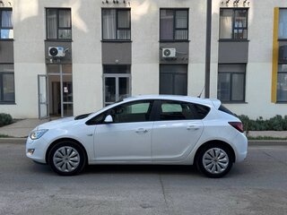 2010 Opel Astra J, белый, 550000 рублей, вид 5