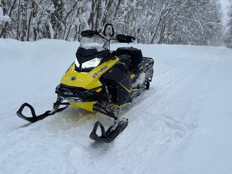 2016 BRP Ski-Doo Summit 850, жёлтый, 1250000 рублей, вид 2
