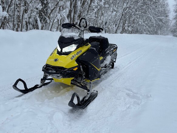 2016 BRP Ski-Doo Summit 850, жёлтый, 1250000 рублей - вид 1