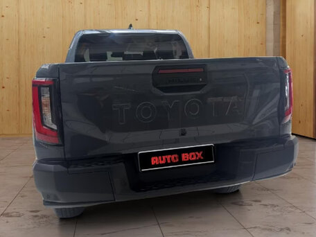 2026 Toyota Hilux IX, серый, 4890000 рублей, вид 5