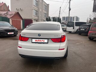 2009 BMW 5 серии Gran Turismo 550i VI (F10/F11/F07), белый, 1200000 рублей, вид 3