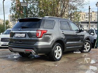 2017 Ford Explorer V Рестайлинг, серый, 2049000 рублей, вид 5