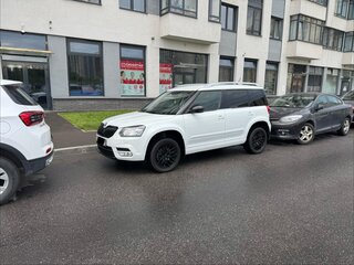 2017 Skoda Yeti I Рестайлинг, белый, 1200000 рублей, вид 3