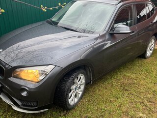 2014 BMW X1 18i I (E84) Рестайлинг, серый, 1390000 рублей, вид 1
