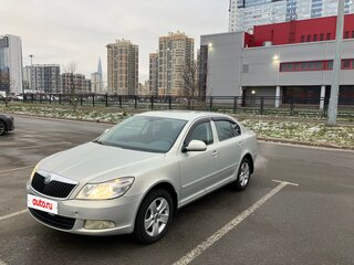 2013 Skoda Octavia II (A5) Рестайлинг, серебристый, 1050000 рублей, вид 1