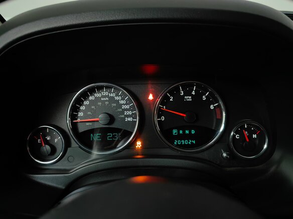 2012 Jeep Compass I Рестайлинг, белый - вид 15