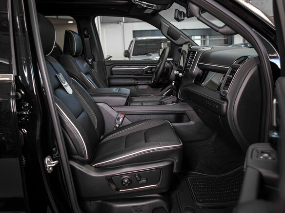 2026 Ram 1500 Crew Cab eTorque V Рестайлинг, чёрный, 11494964 рублей - вид 19