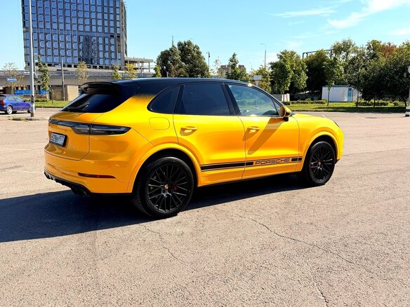 2019 Porsche Cayenne III, жёлтый, 4990000 рублей - вид 18