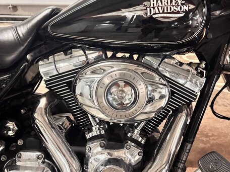 2011 Harley-Davidson Electra Glide, чёрный, 850000 рублей, вид 3