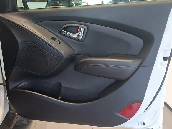 2012 Hyundai ix35 I, белый - вид 27