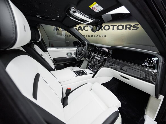 2026 Rolls-Royce Cullinan Black Badge I Рестайлинг (Series II), чёрный, 73670000 рублей - вид 23