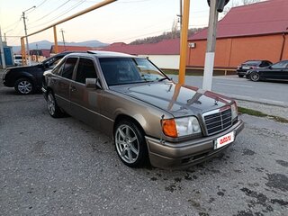 1993 Mercedes-Benz W124 200, коричневый, 360000 рублей, вид 2