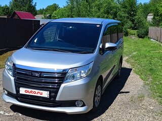 2017 Toyota Noah III (R80) Рестайлинг, серебристый, 2450000 рублей, вид 1