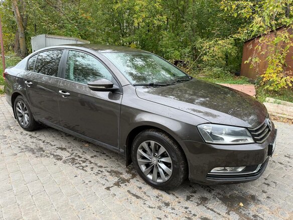 2012 Volkswagen Passat B7, коричневый
