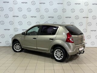 2010 Renault Sandero I, бежевый, 510000 рублей, вид 2