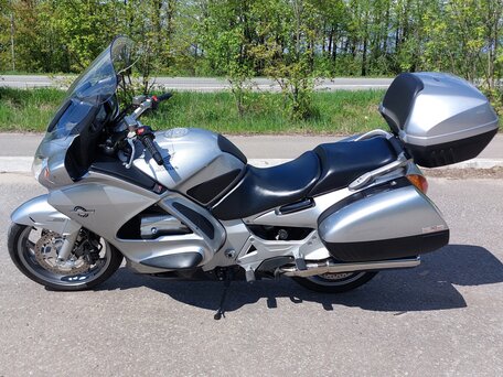 2004 Honda ST 1300, серебристый, 600000 рублей, вид 5
