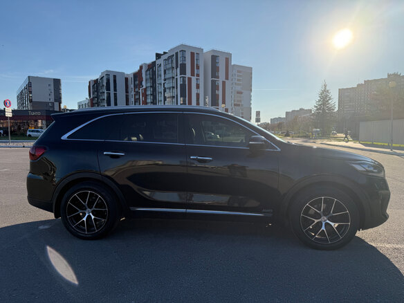 2019 Kia Sorento III Prime Рестайлинг, чёрный, 2900000 рублей - вид 2
