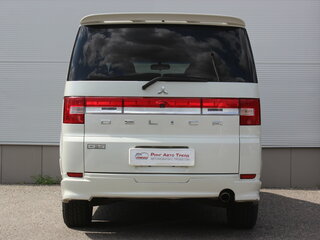 2009 Mitsubishi Delica D:5 I, белый, 1547000 рублей, вид 4