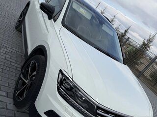 2019 Volkswagen Tiguan II, белый, 2770000 рублей, вид 2