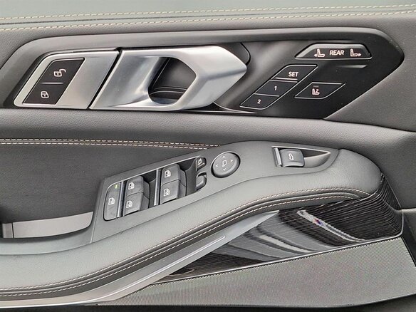 2026 BMW X7 40d I (G07) Рестайлинг, серый - вид 11