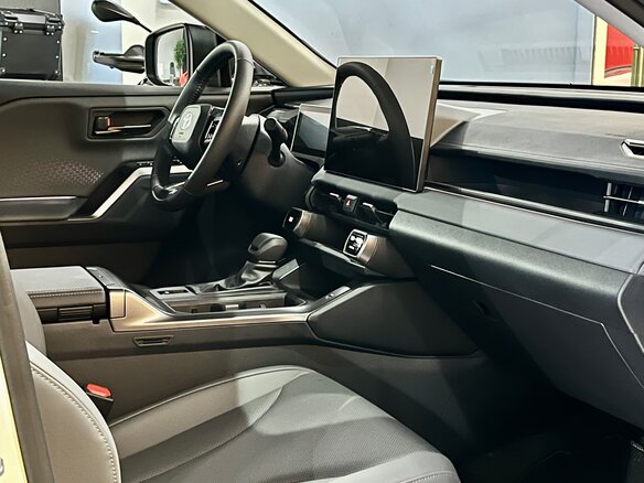 2026 Toyota RAV4 VI (XA60), белый, 3944000 рублей - вид 21