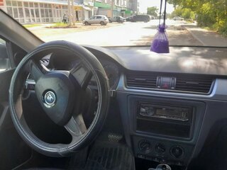 2014 Skoda Rapid I, жёлтый, 415000 рублей, вид 4