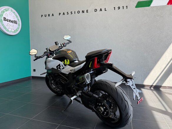 2026 QJMotor SRK 921, красный, 990000 рублей - вид 13