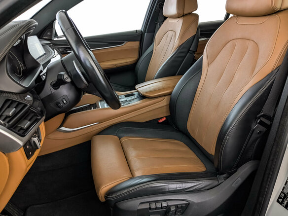 2019 BMW X6 40d II (F16), белый, 4550000 рублей - вид 19