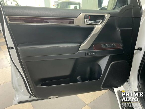 2017 Lexus GX 460 II Рестайлинг, белый, 5529000 рублей - вид 8