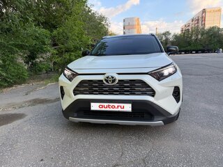 2019 Toyota RAV4 V (XA50), белый, 2980000 рублей, вид 2