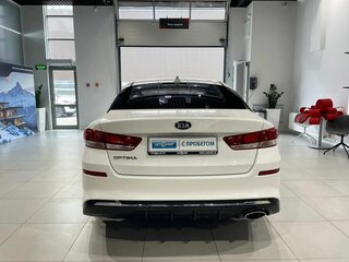 2018 Kia Optima IV Рестайлинг, белый, 1850000 рублей, вид 5