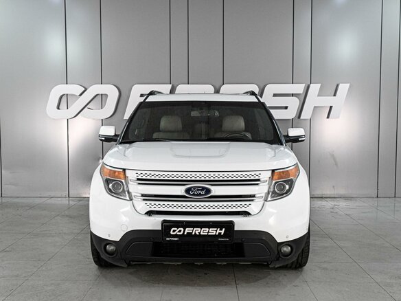 2015 Ford Explorer V, белый - вид 2