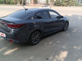 2021 Kia Rio IV Рестайлинг, серый, 1250000 рублей, вид 5